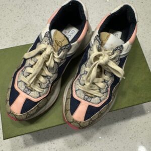 Gucci Women's Sneakers - Navy and Pink Accents